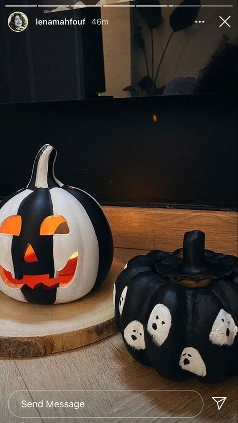 Halloween Instagram Story, Pumpkins Aesthetic, Paint Pumpkins, Painting Ideas Aesthetic, Halloween Instagram, Vintage Instagram, Pumpkin Carving Ideas, Spooky Szn, Pumpkin Painting