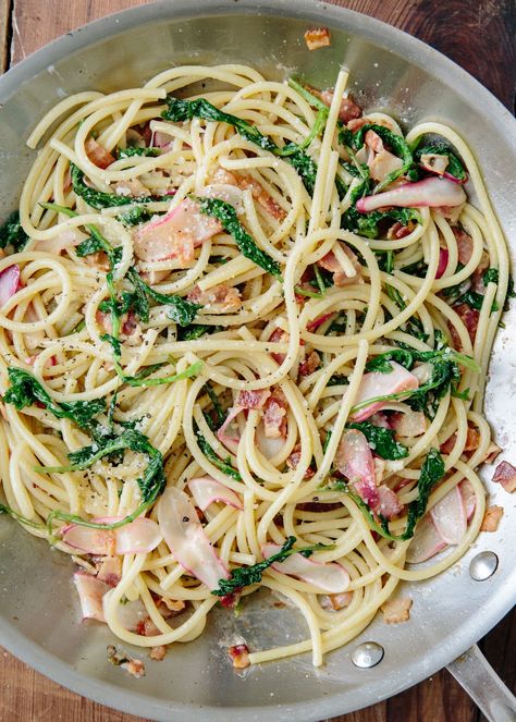 Recipe: Rozanne Gold's Bucatini with French Breakfast Radishes, Bacon &… Summer Farmers Market, French Breakfast Radish, Carpaccio Recipe, Comfort Pasta Dishes, Greens Recipes, Veggie Platter, Comfort Pasta, Radish Greens, Fit Foodie Finds