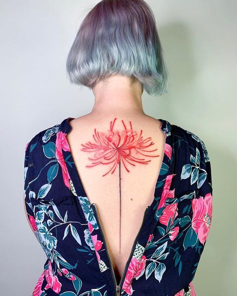 Chinese Ink Artist Designs Impressive Floral Tattoos Red Spider Lily Tattoo Design, Spider Lily Tattoo Design, Red Spider Lily Tattoo, Equinox Flower, Spider Lily Tattoo, Bearded Dragon Tattoo, Japan Dragon, Lily Tattoo Design, Red Tattoo Ideas