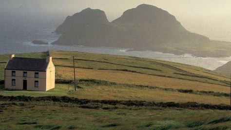 Rural home Cottage On A Hill, Cottages By The Sea, Cottage By The Sea, House By The Sea, Dark Autumn, Seaside Cottage, A Hill, House On A Hill, Skirt Skirt