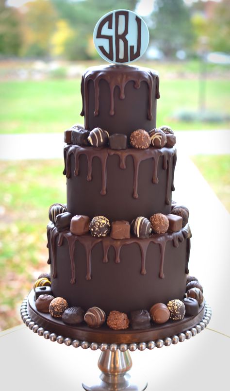 Dreamy Drippy Chocolaty Bat Mitzvah Cake Dreamy, drippy chocolaty Bat Mitzvah cake. Chocolate Wedding Cake, Wedding Cake Inspiration, Gorgeous Cakes, Grooms Cake, Occasion Cakes, Drip Cakes, Fancy Cakes, Trifle, Cake Creations