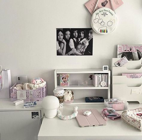 Wonyoungism Room Ideas, Desk Inspiration, Study Room Decor, Room Deco, Room Desk, Cute Room Ideas, Pretty Room, Dreamy Room, Dream Room Inspiration