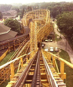 Old Idora Park in Youngstown, Ohio "Wild Cat" Ohio Amusement Parks, Best Roller Coasters, Wooden Roller Coaster, Abandoned Theme Parks, Fun Park, Youngstown Ohio, Abandoned Amusement Parks, Amusement Park Rides, Cedar Point