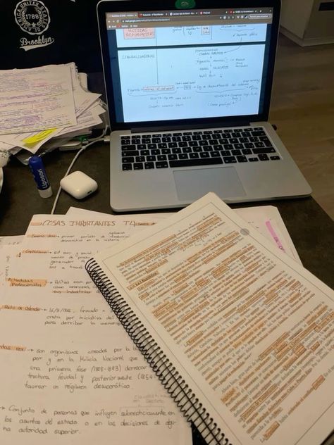 Macbook Notes, Schoolwork Aesthetic, Fall Studying, Online School Aesthetic, High School Aesthetic, Ipad Notability, Coffee Pumpkin Spice, Academic Comeback, Aesthetic Studying