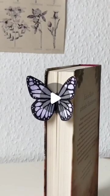 Butterfly Bookmarks Diy, Butterfly Drawing Bookmark, Easy Butterfly Bookmark, Butterfly Book Mark Tutorial, Paper Butterfly Bookmark Tutorial, How To Make Origami Butterfly Bookmark, Butterfly Oragami Book Mark, Buterfluffy Bookmark, Bookmark Images