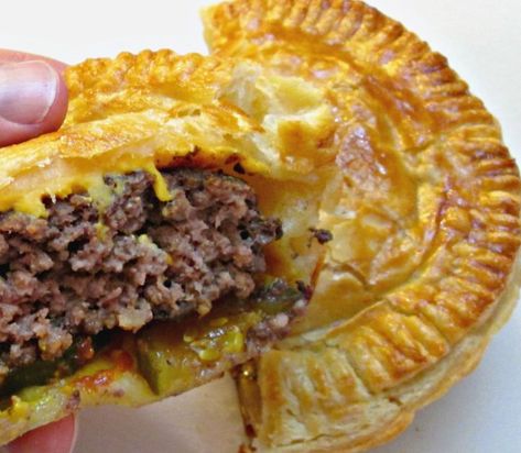 Burger Pie Recipe, How To Cook Clams, Bison Burger Recipe, Turkey Burger Sliders, Cheeseburger Pie, Bison Burgers, Pot Pie Recipe, Pies Maker, Hamburger Meat Recipes