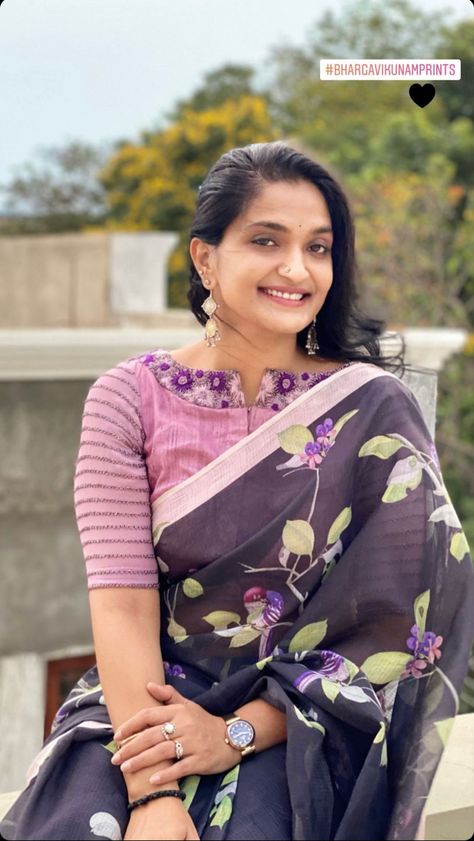 Bhargavi Kunam Bhargavi Kunam Saree Blouses, High Neck Blouse Designs, Bhargavi Kunam, Neck Blouse Designs, Blouse Designs High Neck, Cotton Blouse Design, Blouse Ideas, New Saree Blouse Designs, Latest Model Blouse Designs