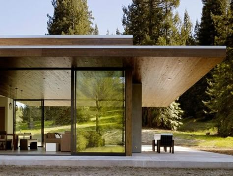 Marra Road House-Dowling Studios-04-1 Kindesign Glass Atrium, Mount Nebo, A Modern House, Road House, Living In San Francisco, Weekend House, Glass Walls, Flat Roof, Roof Design