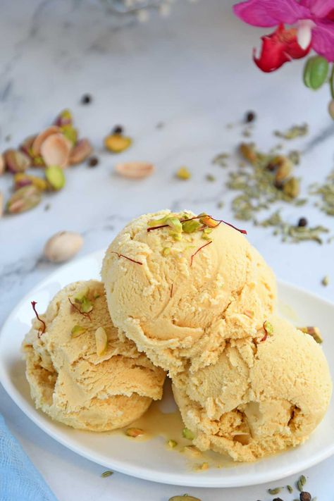 Thandai Ice Cream Ice Cream Indian, Indian Ice Cream, Cheesecake Ice Cream Recipe, Easy Indian Dessert Recipes, Ice Cream Homemade, Easy Indian Dessert, Strawberry Cheesecake Ice Cream, Cuisinart Ice Cream, Cuisinart Ice Cream Maker