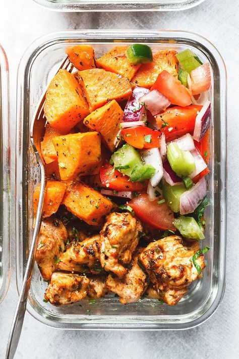 Roasted Chicken and Sweet Potato Meal Prep - Roasted to perfection, this sheet pan chicken and sweet potato is perfect for meal prep. - #recipe by #eatwell101 Sweet Potato Meal Prep, Potato Meal Prep, Chicken And Sweet Potato, Sheet Pan Chicken, Resep Diet, Meals Recipes, Chicken Meal Prep, Prepped Lunches, Makanan Diet