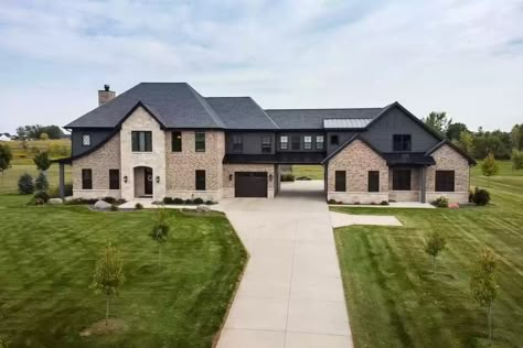 Building A Family Compound, 3 Houses In One Compound, Compound House Plans Family, Family Property Compound, Colorado Mansion Dream Houses, Prairie Style Architecture, Highlands Ranch Mansion, Suburban House, Dream Mansion