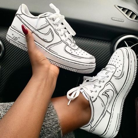 #nike #sneakers #nails #shoes Custom Painted Shoes, Nike Shoes Air Force, Custom Nike Shoes, Nike Air Shoes, Hand Painted Shoes, Fresh Shoes, Hype Shoes, Aesthetic Shoes, White Nike