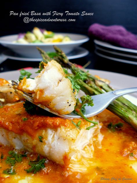 5 Basa Fillet Recipes, Basa Fish Recipes, Grilled Asparagus Recipes, Grilled Asparagus, Sauce Tomate, Asparagus Recipe, Spring Recipes, Fish Dishes, Seafood Dishes