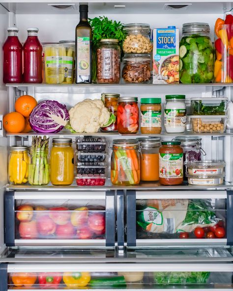 Tips on how to stock your fridge for success, including an affordable vegan grocery shopping list and lots of easy, healthy vegan meal prep ideas to help you kick off the new year right! Healthy Vegan Meal Prep, Vegan Meal Prep Ideas, Healthy Fridge, Seared Chicken Breast, Vegan Grocery, Easy Chicken Breast, Meal Prep Ideas, Pickled Veggies, Fridge Organization