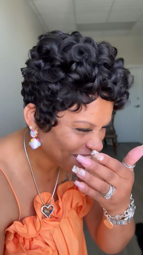 Tara Hair Weave Hairstyles, Human Hair Crochet Braids, Short Weave Hairstyles, Finger Waves Short Hair, New Hair Look, Hype Hair, Short Relaxed Hairstyles, Short Hair Images, How To Curl Short Hair