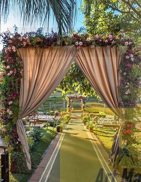 Wedding Decorations Ideas, Wedding Gate, Engagement Themes, Wedding Room Decorations, Flower Backdrop Wedding, Rustic Wedding Decorations, Backyard Reception, Wedding Entrance Decor, Desi Wedding Decor