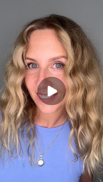 Tori on Instagram: "POV: You nailed the ultimate lazy girl wavy hair routine 😍✨
This is one of my favourite, go to, wavy hair methods these days. It makes my fine hair feel so much thicker and fuller than it actually is. 

#wavyhair 
#hairroutine 
#lazygirlhair 
#hairhacks
#finehair 
#finehairsolutions" Products For Fine Wavy Hair, Wavy Hair Night Routine, Wavey Hair Care Routine, Fine Wavy Hair Routine, Wavy Hair Weekly Routine, Wavy Hair Beach, Wavy Hair Routine, Lazy Girl, Hair Routine