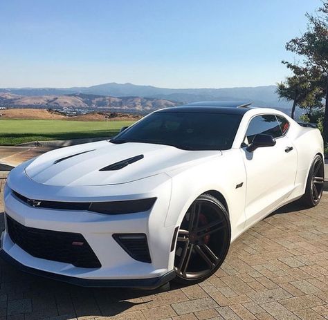 Pinterest : QveenKaylaaa ✨ Xe Bugatti, Camaro Convertible, Camaro Car, White Truck, Car Wheels Rims, Lux Cars, Chevrolet Camaro Ss, Cool Sports Cars, Fancy Cars