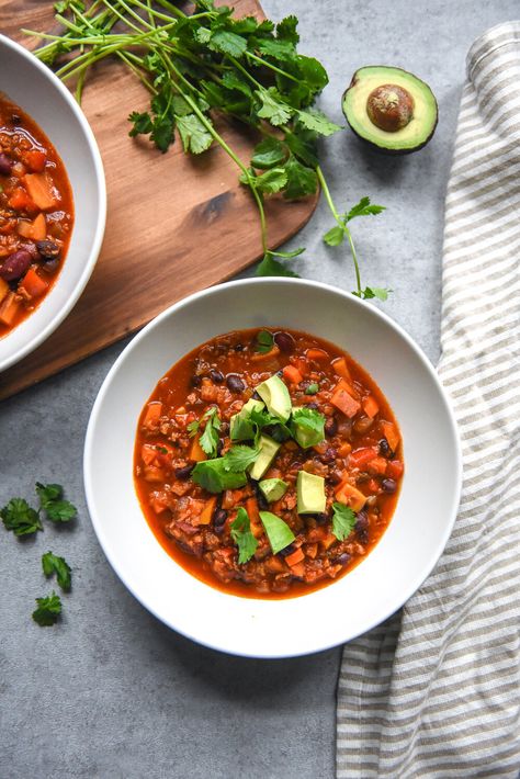 Soy Chorizo Chili, Best Easy Chili Recipe, Chorizo Chili, Chorizo Soup, Soy Chorizo, One Pot Vegetarian, Vegetarian Chili Recipe, Chili Toppings, Veggie Chili