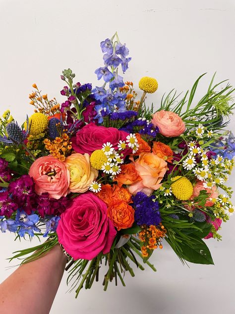 Colorful Wedding Flower Bouquets, Colorful Boho Wedding Bouquet, Multi Colored Flower Bouquets, Colorful Wedding Floral Centerpieces, Bright Fall Flowers Wedding, Bright Flower Bouquet Prom, Colourful Flower Bouquet Wedding, Fever Few Bouquet, Vibrant Dried Flower Bouquet