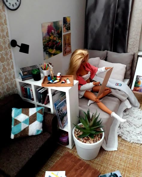 Barbie Bedroom Ideas Diy Doll Furniture, Barbie Doll Rooms Diy, Diy Barbie Room, Barbie Doll Bedroom, Hypebeast Room Ideas, Barbie Doll Furniture, Barbie Rooms, Doll Rooms, Barbie Bedroom