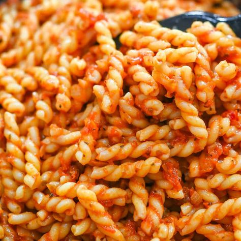 This Gemelli Pasta with Tomato Sauce is hearty, delicious, and so easy to make. You are going to love the combination of flavors in this simple pasta dish. Gemelli Pasta Recipes, Moroccan Chickpea Soup, Gemelli Pasta, Chickpea Soup, Beef Pasta, Easy Pasta Dishes, Chicken Kebabs, Feta Salad, Yummy Pasta Recipes