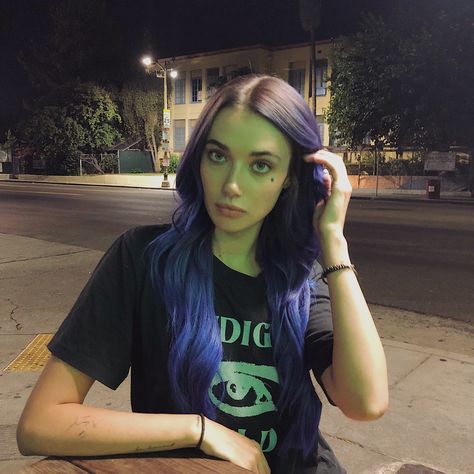 Olivia O'brien Aesthetic, Olivia Obrien, Purple World, Raven Queen, Alt Girls, Purple Girls, Aesthetic People, Grunge Hair, Instagram Models