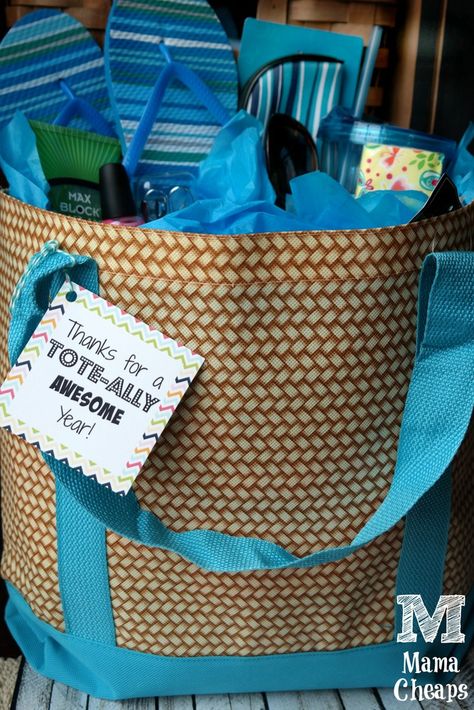 TOTE-Ally Awesome Teacher Tote Bag Gift Idea + FREE Printable Tag Room Parent Gifts From Teacher, Room Parent Gifts, Tote Bag Gift Ideas, Teacher Tote Bag Gift, Resident Appreciation, Gifted Teacher, Birthday Baskets, Fundraiser Baskets, Easy Teacher Gifts