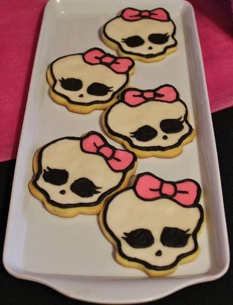 Monster High Food, Monster High Cookies, Cute Baking, Think Food, Pretty Birthday Cakes, Cute Desserts, Food Obsession, Cute Cakes, Cafe Food