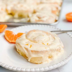 Orange Cream Cheese Frosting, Orange Sweet Rolls, Orange Cream Cheese, Bacon Roll, Sweet Roll Recipe, Orange Frosting, Orange Rolls, Breakfast Rolls, Cream Cheese Glaze