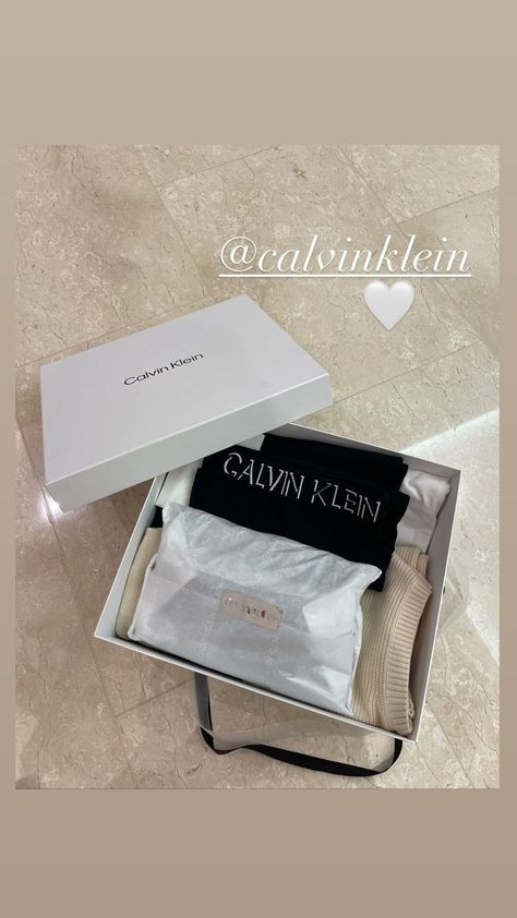 Calvin Klein Gifts, Jennie Ig, Pr Kit, Luxury Birthday Gifts, Expensive Gifts, Expensive Jewelry Luxury, Asian Doll, Expensive Jewelry, Business Inspiration