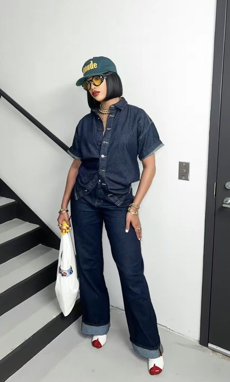 Black Women Baseball Cap Outfit, Casual Work Outfits Street Style, Denim Set Outfit Black Women, Denim Shirt Outfit Women Work, Fitted Caps Outfit Black Women, Day Party Outfits Black Women, Dope Outfits Black Women, Fitted Hat Outfit Women, Blue Outfits Black Women