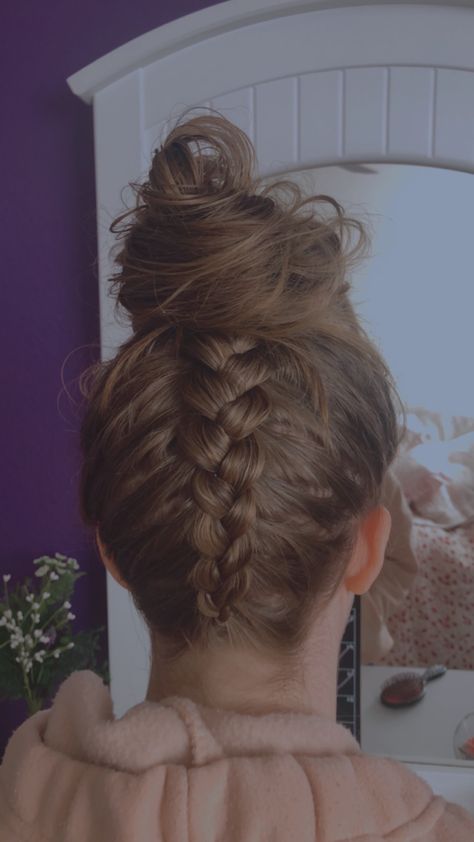 Different Ways To French Braid, Upside Down Braid Ponytail, Underneath Braid, Upside Down Dutch Braid, Braid Buns, Nye Hairstyles, Braiding Ideas, Upside Down French Braid, Under Braids