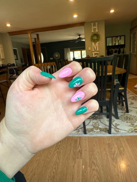 Dark Green And Pink Nails, Pink And Green Nails Design, Green And Pink Nails, Dark Green And Pink, Holiday Nails Winter, Dark Nails, Green And Pink, Green Nails, Holiday Nails