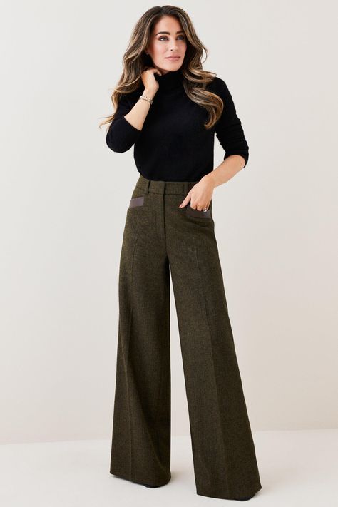 Lydia Millen, Gorgeous Crochet, Winter Pants Outfit, Trousers Women Wide Leg, Bags Pattern, Lawyer Fashion, Tweed Trousers, Stylish Summer Outfits, Elegant Attire