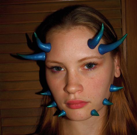 Facial horns Small Horns Aesthetic, Cosplay Horns, Dragon Horns, Green And Purple, Carnival Face Paint, Character Design, Purple