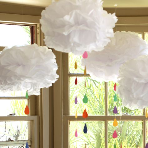 Learn how to make tissue paper clouds and shower someone special with these amazing party decorations. Rainbow Baby Shower Theme, Decoration Hall, Paper Clouds, Rainbow Baby Shower Invitations, Paper Rainbow, Cloud Decoration, Diy Baby Shower Decorations, Trendy Baby Shower Ideas, Tissue Paper Pom Poms