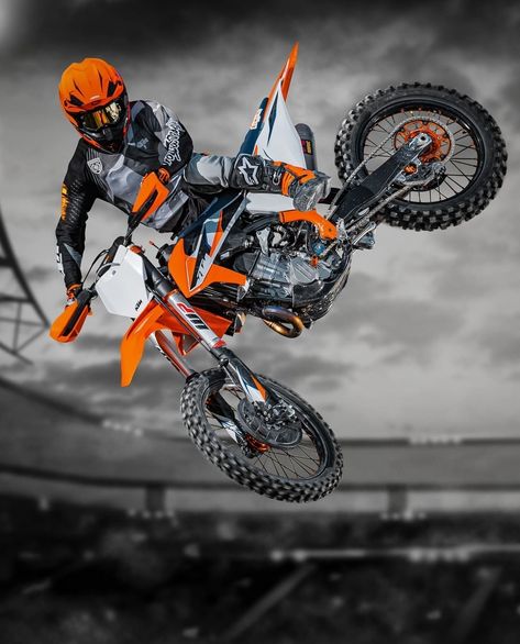 KTM Bikes Wallpaper Motocross Photography, Extreme Mountain Biking, Ktm Dirt Bikes, Ktm Supermoto, Ktm Motocross, Yamaha Motocross, Ktm Motorcycles, Stylish Bike, Motocross Love