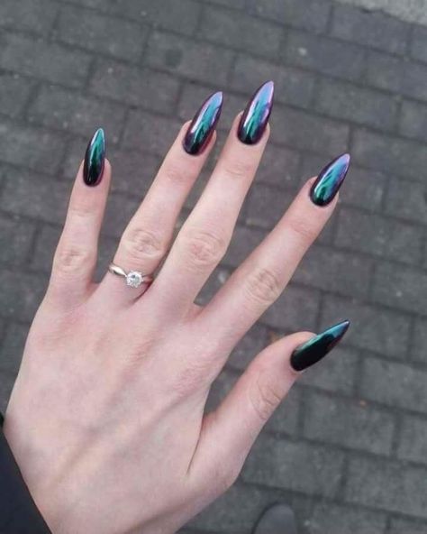 Nails Design Chrome, Chrome Design, Witch Nails, Ten Nails, Makeup Nails Designs, Chrome Nail Art, Mirror Nails, Matte Nails Design, Green Nail