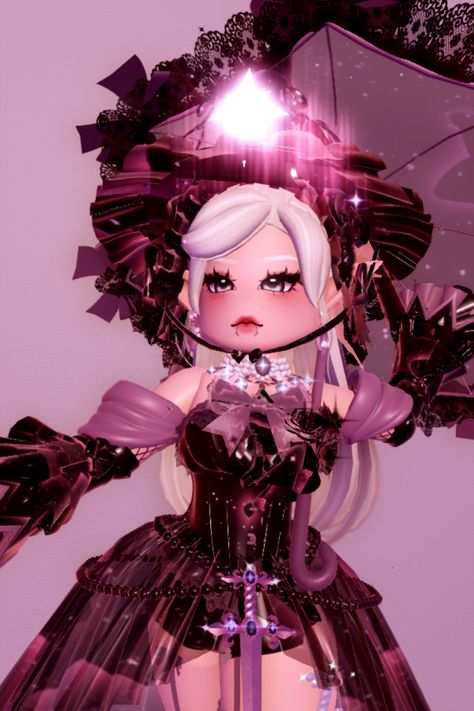 Royale High Witch Outfits, Witch Royale High, Royal High Christmas Outfits, Fairy Halo, Royal High Roblox Outfits Boy, Spider Lashes, Rh Hacks, Bangs Color, Maroon Aesthetic