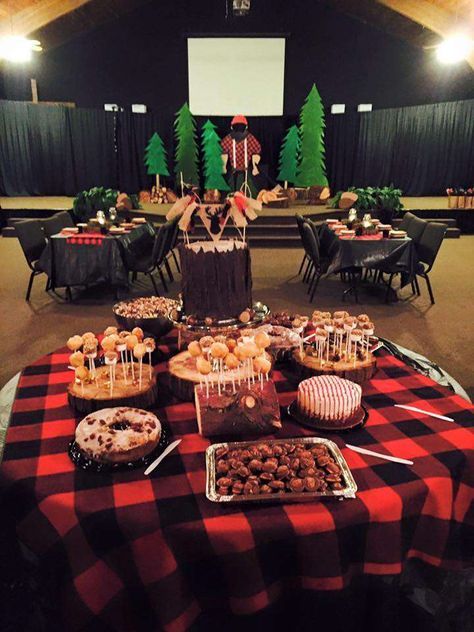 The Little Lumberjack | CatchMyParty.com Baby Shower Cupcake Ideas, Cardboard Trees, Lumberjack 1st Birthday, Lumberjack Christmas, Lumberjack Theme, Plaid Baby Shower, Lumberjack Birthday Party, Lumber Jack, Lumberjack Baby Shower