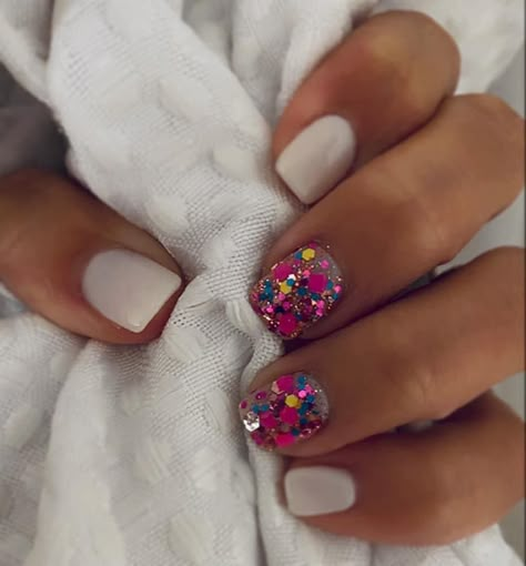 Two Color Nail Polish Ideas, June Gel Nails, Sns Nail Ideas, Sns Manicure, Spring Nail Designs 2023, Summer Nails Art Designs, 2023 Spring Nails, Summer Nails Art, Sns Nails Colors