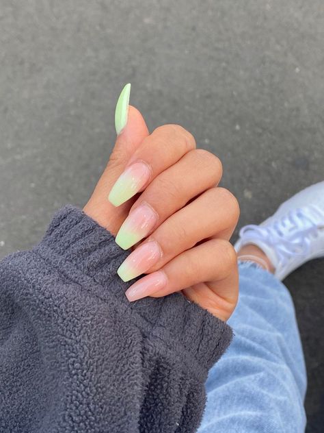 Ombre Pink And Green Nails, Green To White Ombre Nails, Watermelon Ombre Nails, Green Pink Ombre Nails, Pink Nails With Green Tips, Green Fade Nails, Green Ombre Nails Acrylic, Light Green Ombre Nails, Ombré Green Nails