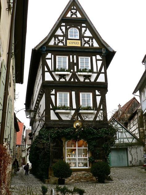 Bad Wimpfen German Houses, German Architecture, Visit Germany, Medieval Houses, World Architecture, Travel Germany, Tudor Style, Timber Framing, Old Buildings