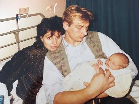 Sarah (left) was married to the actor Julian Sands for just three years, they had a son called Henry who is now 37 Britney Spears Husband, Hot Workout Outfits, Julian Sands, Sam Asghari, Longest Marriage, Jane Fonda, Denim Mini Dress, Ex Wives, Ex Husbands