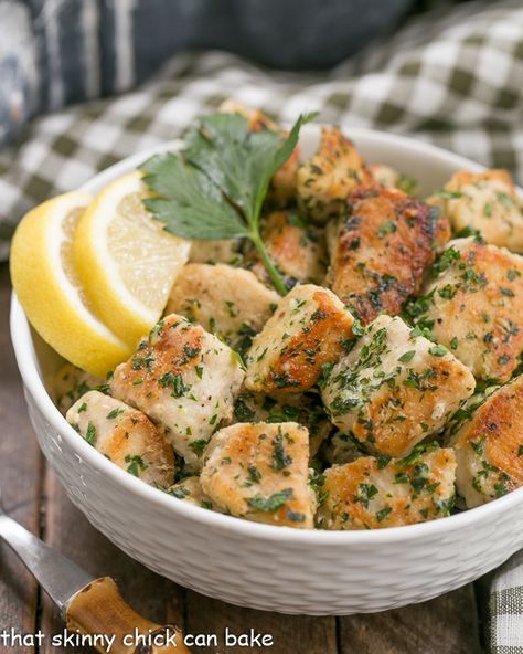 Chicken with Garlic and Parsley | Easy, delicious and flavorful! Recipes With Parsley, Fresh Parsley Recipes, Sleeve Recipes, Chicken With Garlic, Parsley Recipes, Sauteed Chicken, Garden Recipes, Easy Delicious, Fresh Parsley