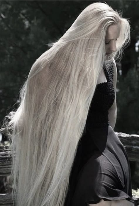 Long White Hair Woman, Long White Blonde Hair, White Hair Princess, White Hair Ponytail, Long White Braid, Targaryen Blonde Hair, Long Wavy White Hair, Women With White Hair, White Haired Woman