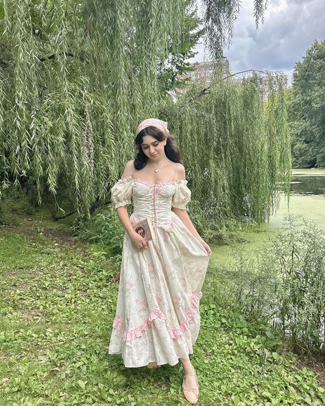 central park fairytale 🎀🧚🏼‍♀️🩰🌿🌸 @lacemadeofficial #cottagecore #cottagecoreaesthetic #princesscore #cottagecorefashion #fairycore cottagecore dress, central park photo ideas, shabby chic print, fairy aesthetic, princess dress, pink pastel aesthetic, nyc influencer content creator Pink Cottagecore Dress, Pink Cottagecore, Fantasy Princess, Cottagecore Dress, Princess Core, Fairy Aesthetic, Long Gown Dress, Cottagecore Fashion, Cottage Core Aesthetic