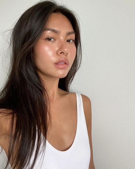 Mimi Nguyen on Instagram: “Got that @summerfridays glow ✨ #youronlysolution” Benefits Of Retinol, Natural Retinol, Nighttime Skincare Routine, Retinol Alternative, Pomegranate Oil, Night Time Skin Care Routine, Nighttime Skincare, Nighttime Routine, Skin Care Quiz