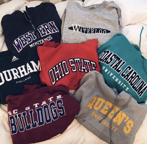 Microwave Mug, College Hoodies, Meal Recipes, Outfit Jeans, Outfit Goals, College Outfits, Outfits Aesthetic, School Outfits, Comfy Outfits